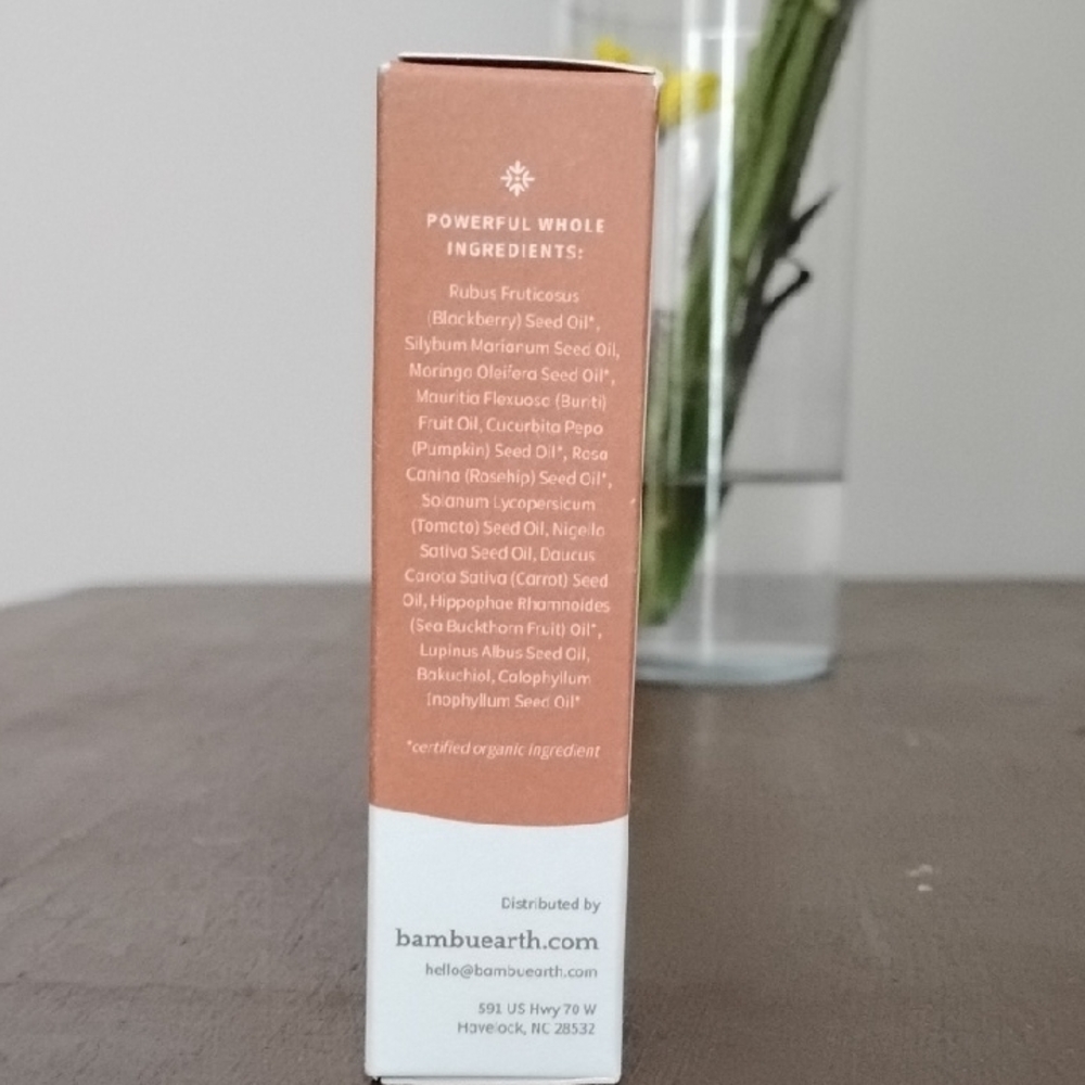 3% Bakuchiol Brightening Serum - White & Copper - Picture 4 of 6